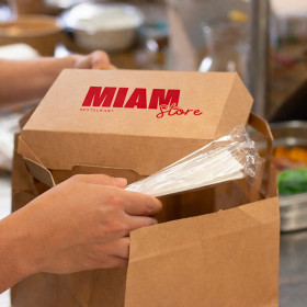 Menú para llevar en una caja de panini personalizada