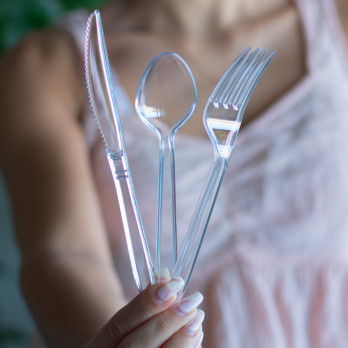 Cuchillo reutilizable transparente de 18 cm