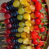 Brocheta de fruta con palillo de madera