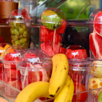 53 cL tarro de plástico transparente para alimentos + tapa abovedada con orificio