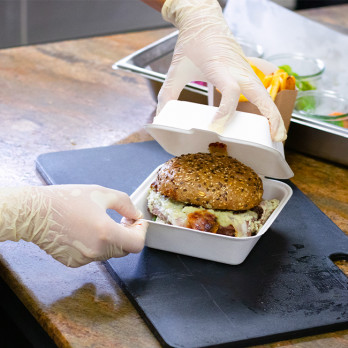 Lata cuadrada de fibra vegetal para hamburguesas 450 ml