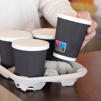 Vasos de papel negros de triple pared
