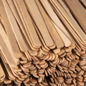 Caja dispensadora de 1000 agitadores de madera de 11 cm