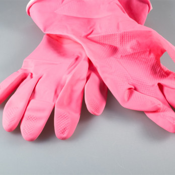 Par de guantes látex natural rosas