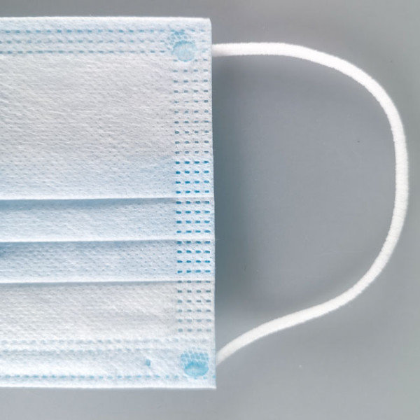 Mascarilla quirúrgica desechable con pinza nasal - paquete de 50