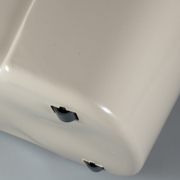 Cubo rectangular de plástico beige 12 L con ruedas