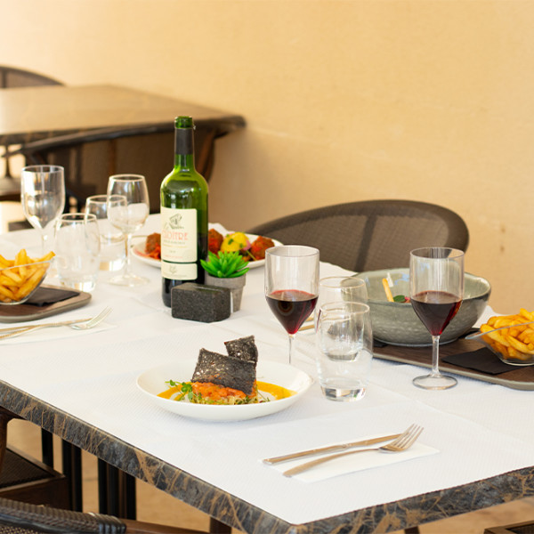 Mantel de papel rectangular blanco para restaurantes y terrazas