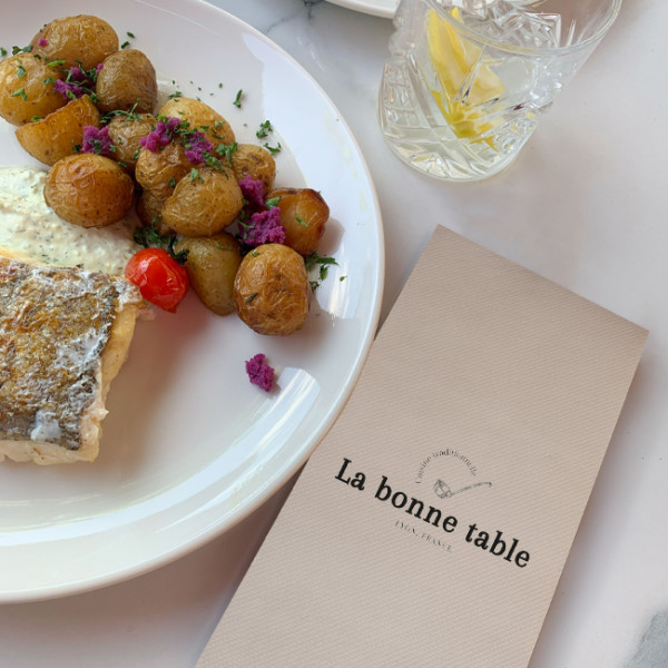 Servilletas de papel personalizadas de 6 u 8 pliegues para restaurantes