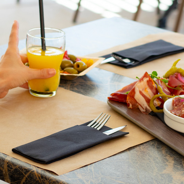 Servilleta de restaurante de papel negro grueso y suave